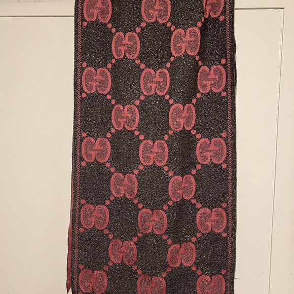 Pink and Grey Gucci Scarf GG - Picture 3 of 5